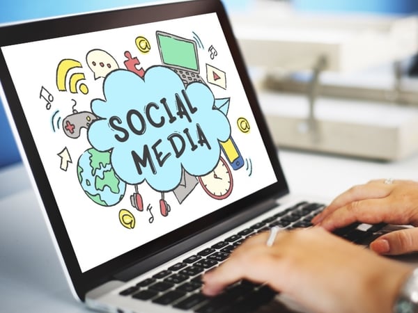 How to manage your social media-11